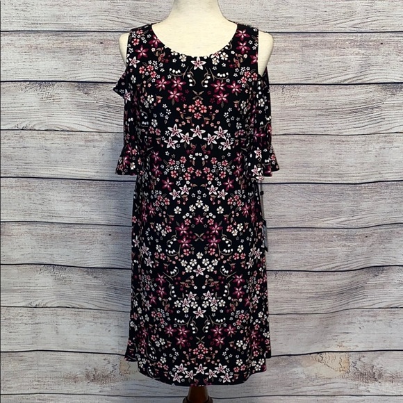 Tommy Hilfiger Dresses & Skirts - NWT TOMMY HILFIGER FLORAL DRESS